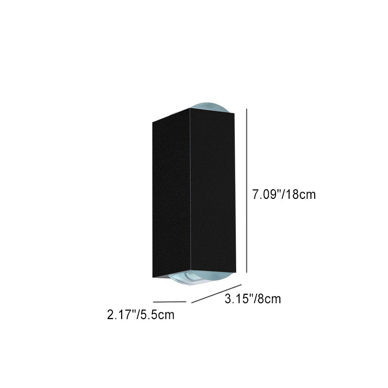 Sort væglampe med opad- og nedadrettet lys, dimensioner 18x5,5x8 cm. Moderne design, ideel til indendørs belysning. Energi- og pladsbesparende.