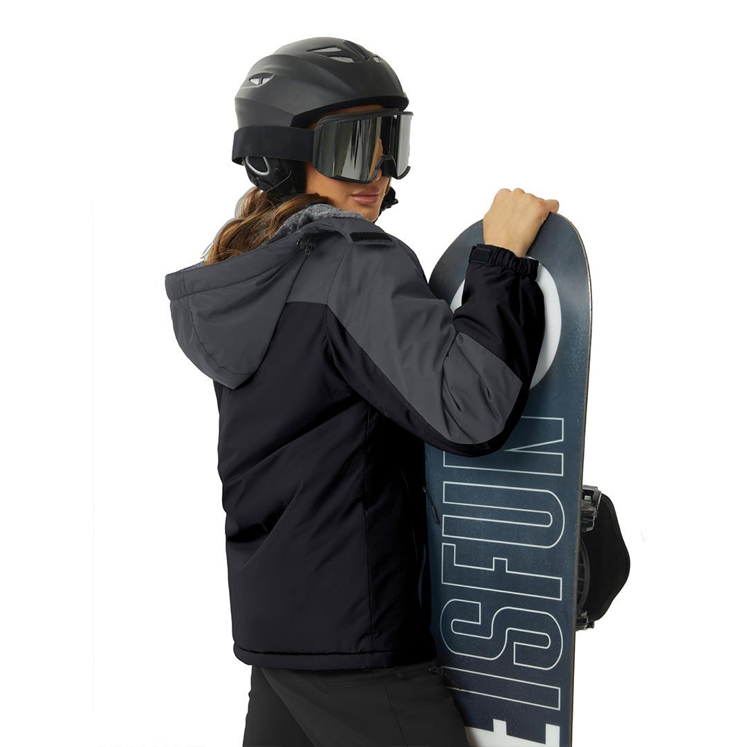 Vandtæt og isoleret skijakke til kvinder med aftagelig hætte og varmt fleecefoer