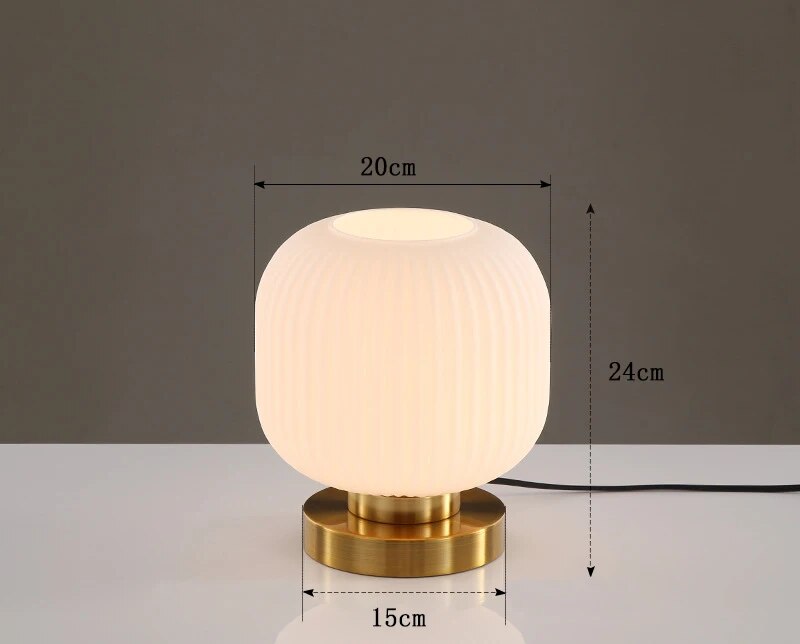 Nordisk design -pöytälamppu lasia - Elegance Modern LED