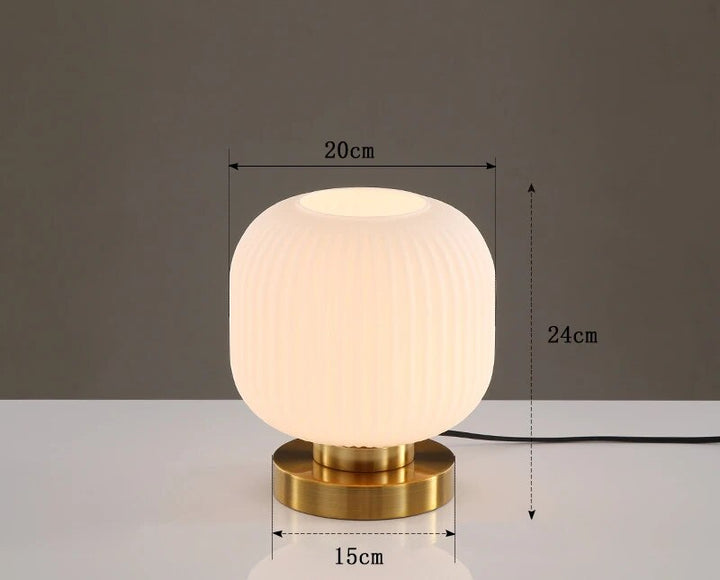 Nordisk design -pöytälamppu lasia - Elegance Modern LED